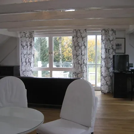 Waldhotel Ziegelstadel Гостевой дом Штадтберген